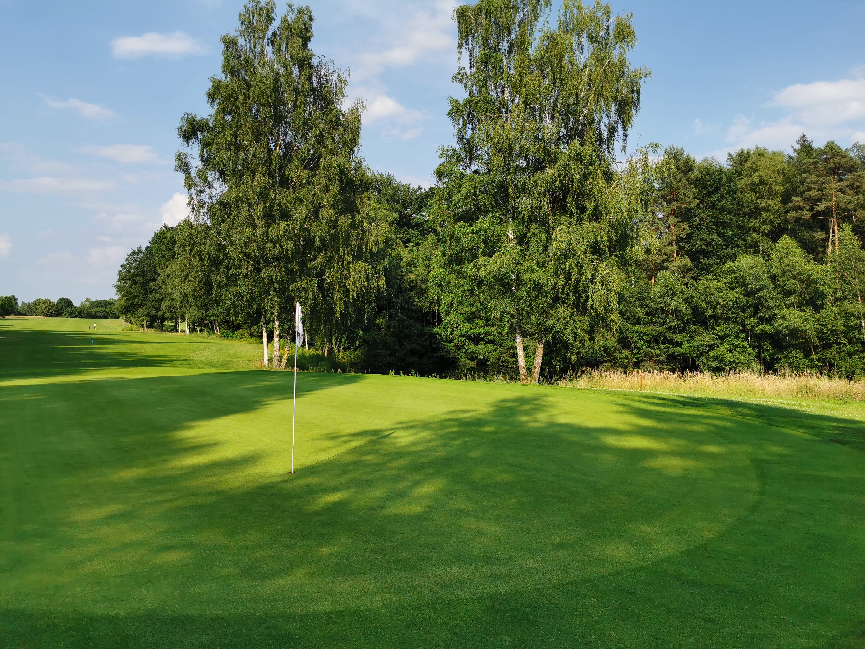 Blick auf das 18. Grün im Golfclub Celle